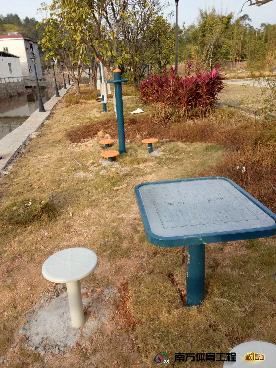 广东省梅州市梅县区丙村镇梅福村委会丙村镇梅福村全民健身路径工程匹克球场